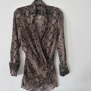 Zara women’s Tunic snake print size M